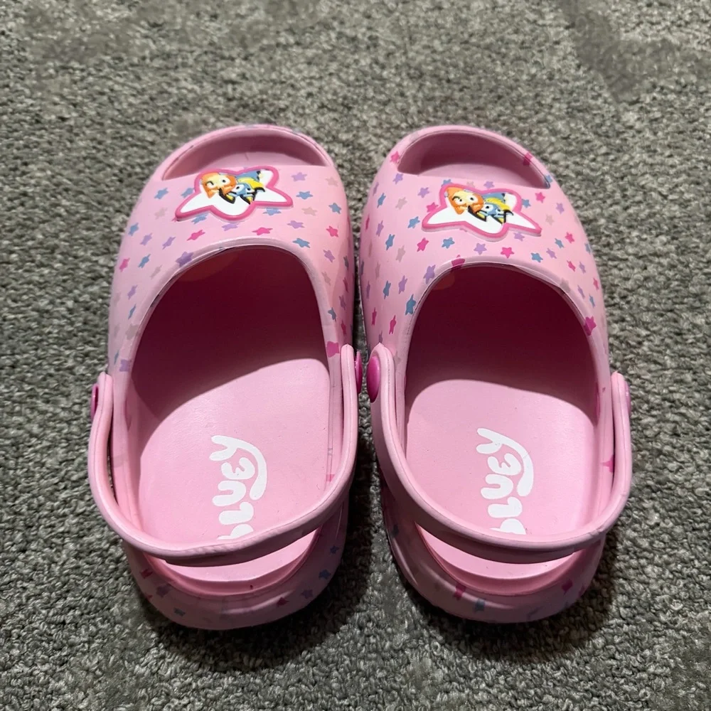 Bluey pink slip on sandals for kids size 9 great condition too and bottom